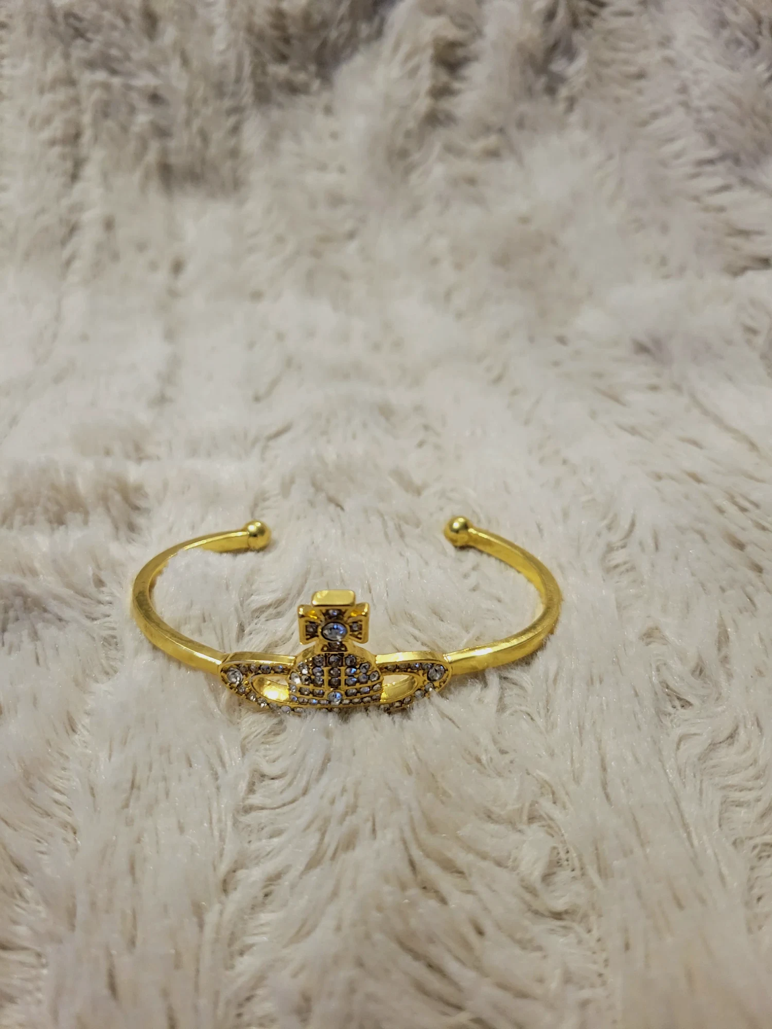Bracelet jonc doré style Vivienne Westwood avec strass
