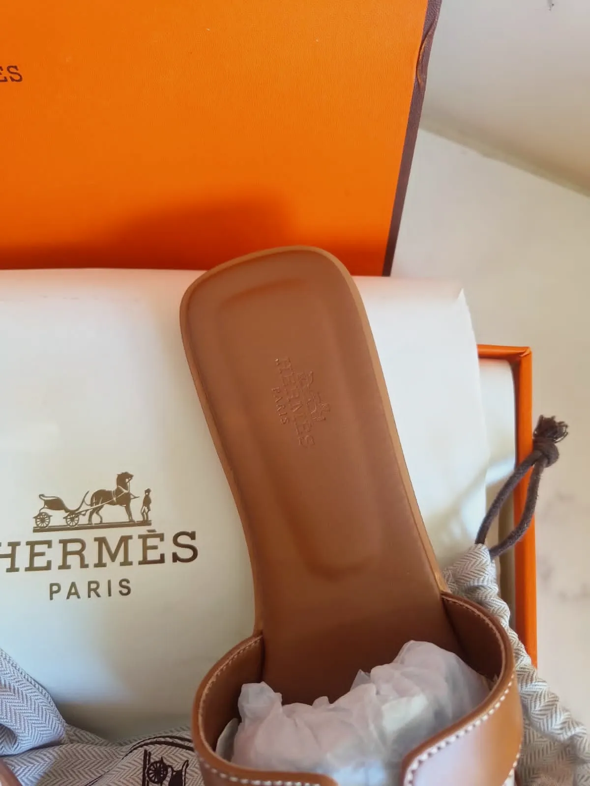 Chaussures Hermès cuir blanc – Hermès – blanc 2