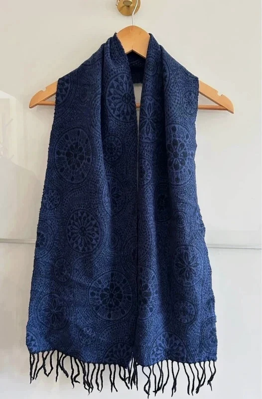 Écharpe Louis Féraud cachemire bleu marine