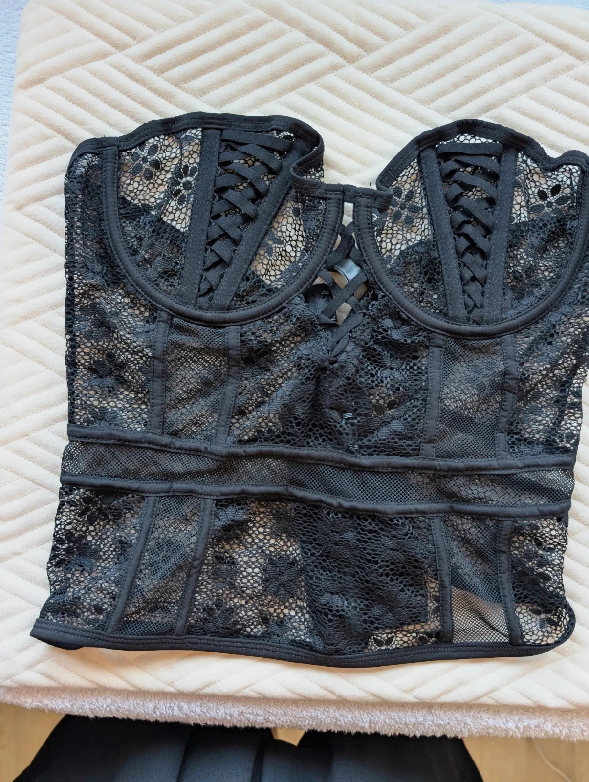 Soutien gorge brassière noir dentelle / Taille M / neuf /Marque Undiz