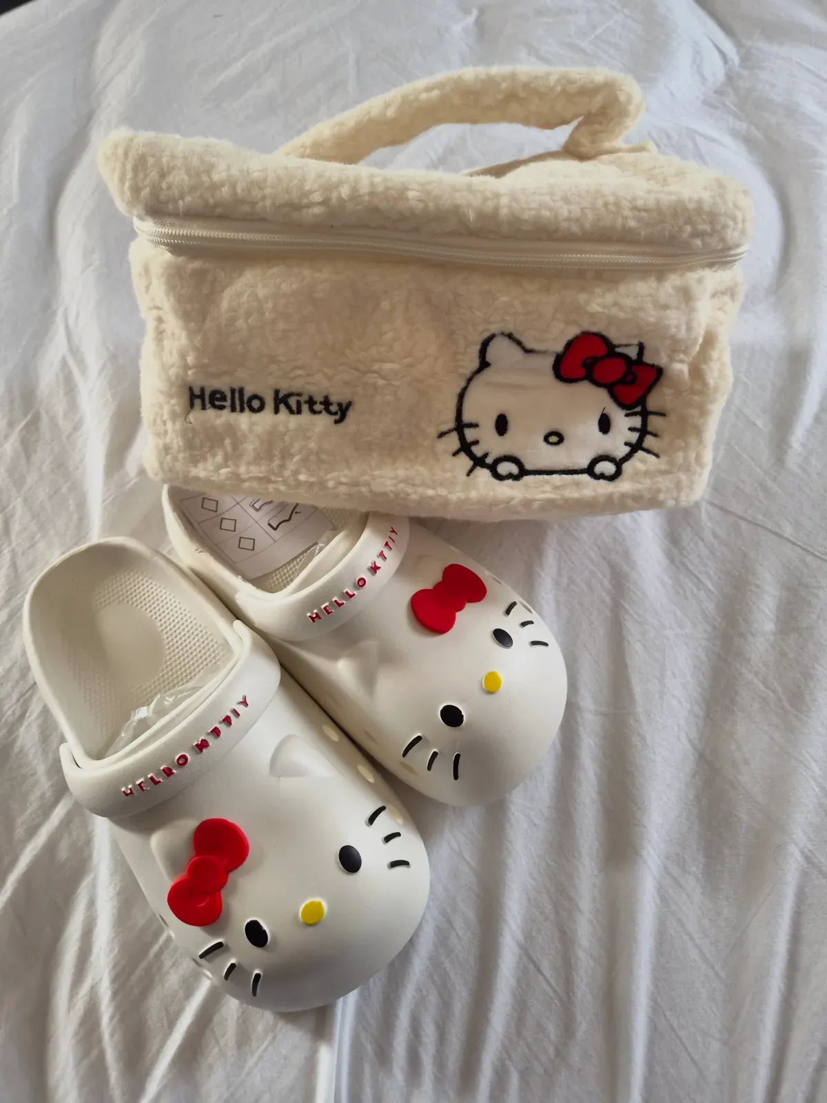 Sabots Hello Kitty blancs avec trousse assortie – Sanrio – taille EU 38 7
