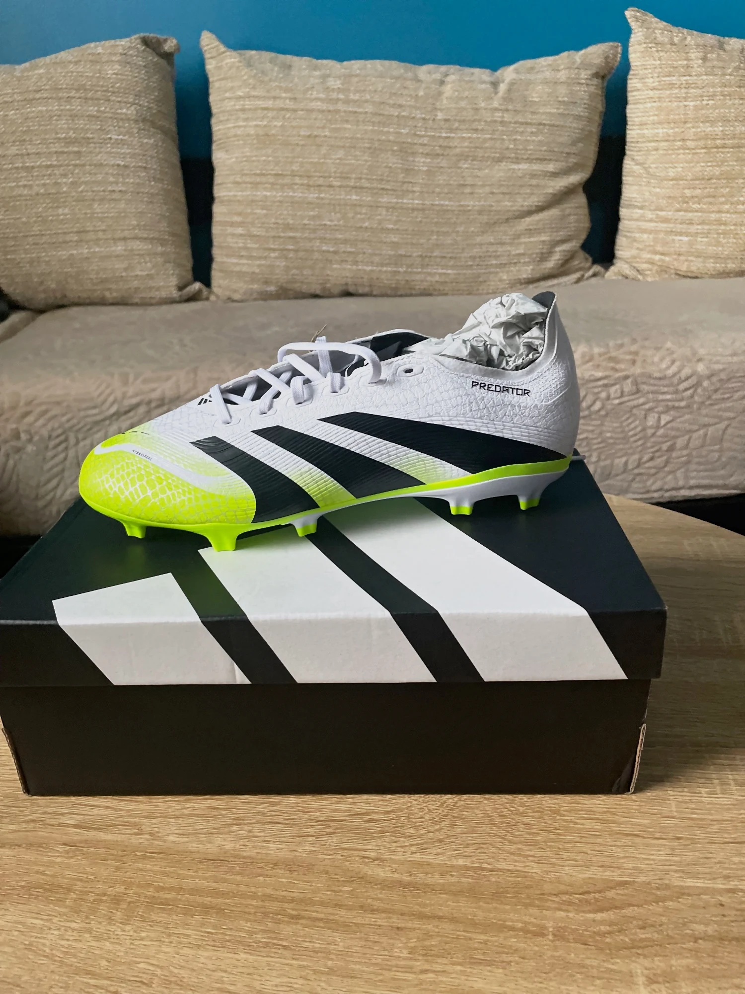 CRAMPON PREDATOR PRO – Adidas – taille EU 43