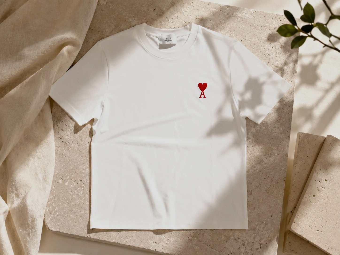 T-shirt blanc Ami Paris brodé