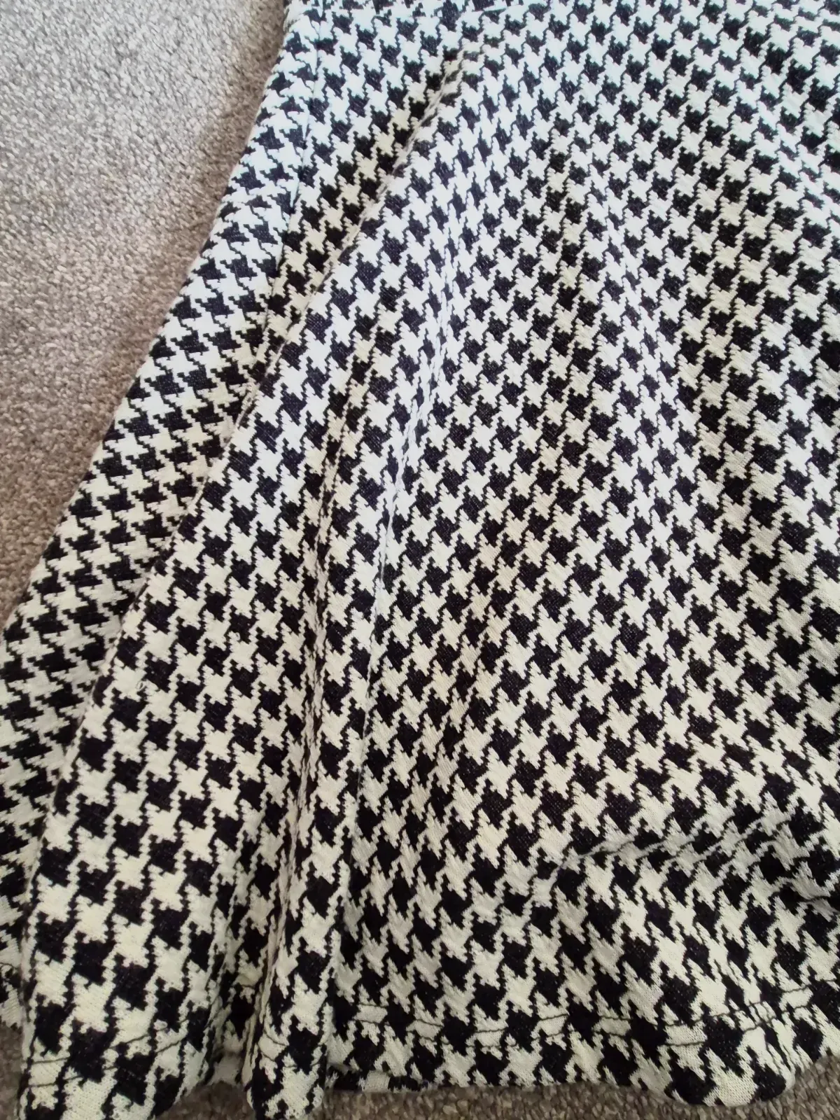 Houndstooth Checkered Fit and Flare Dress – River Island – noir et blanc – taille L 2