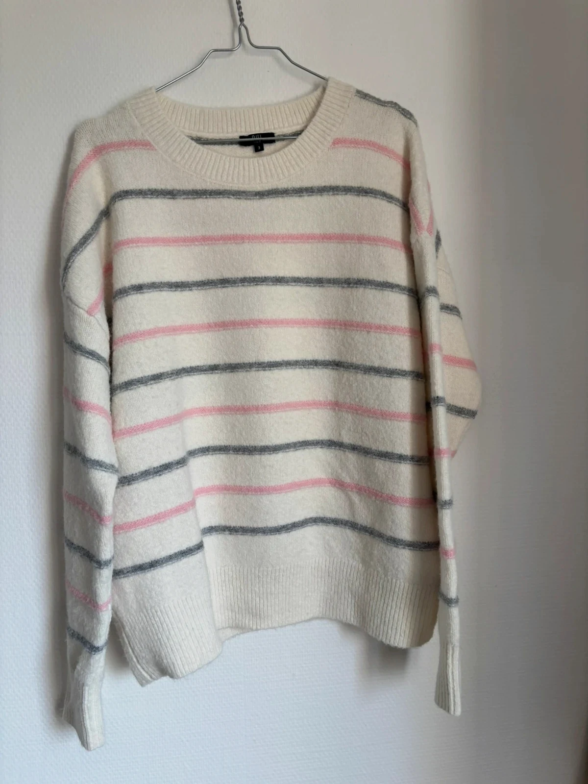 Pull rayé doux et lumineux