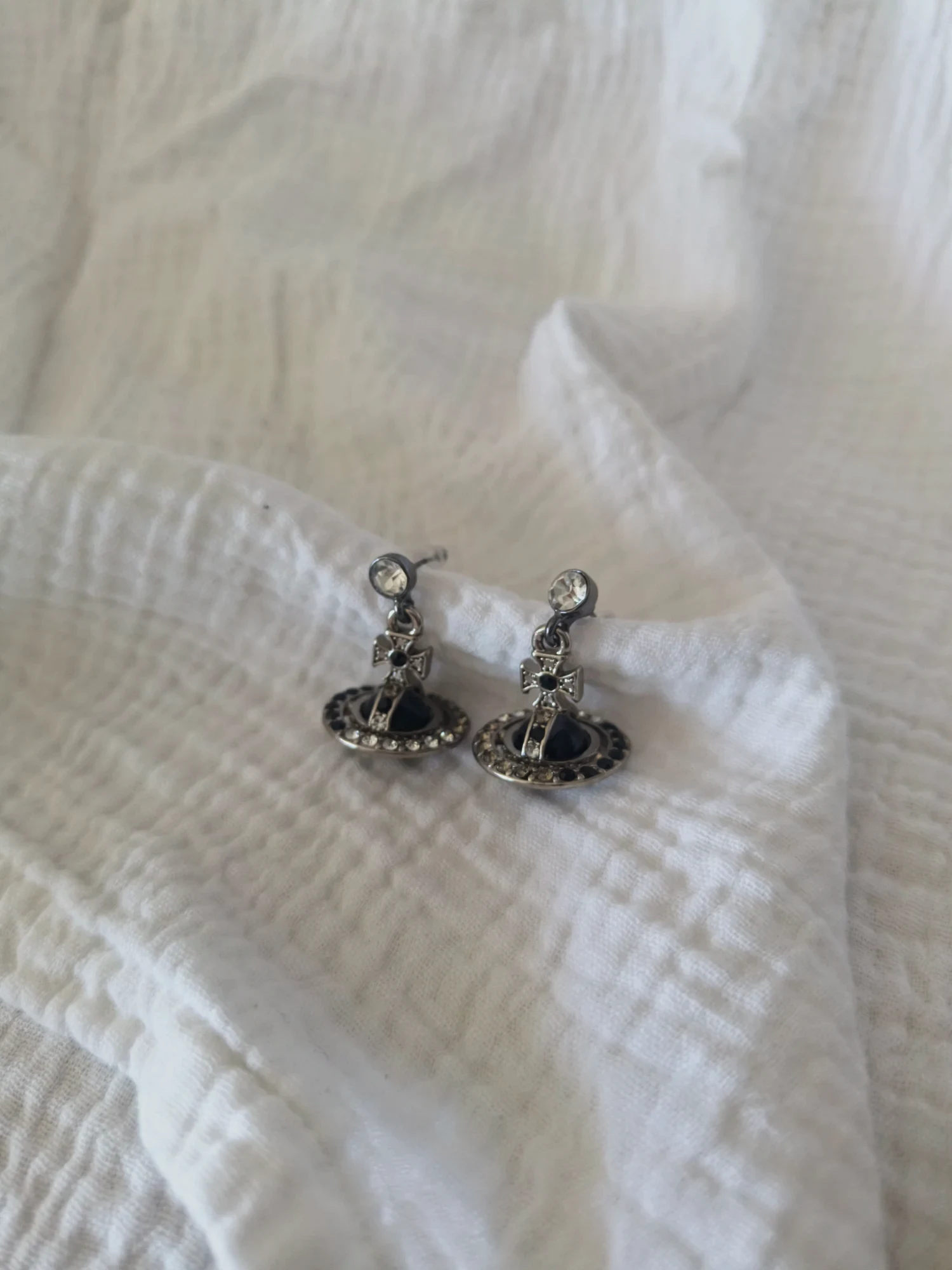 Boucles d'oreilles Viviane Westwood neuve – Vivienne Westwood