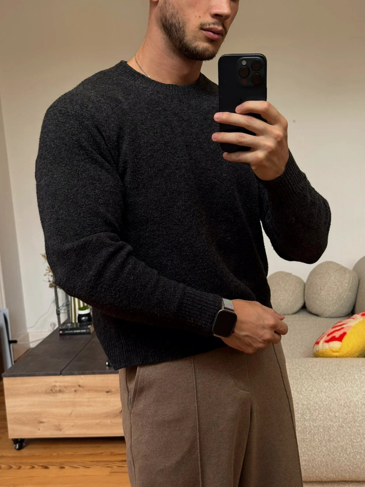 Pull uniqlo gris / noir soufflé en yarm style crop taille XS