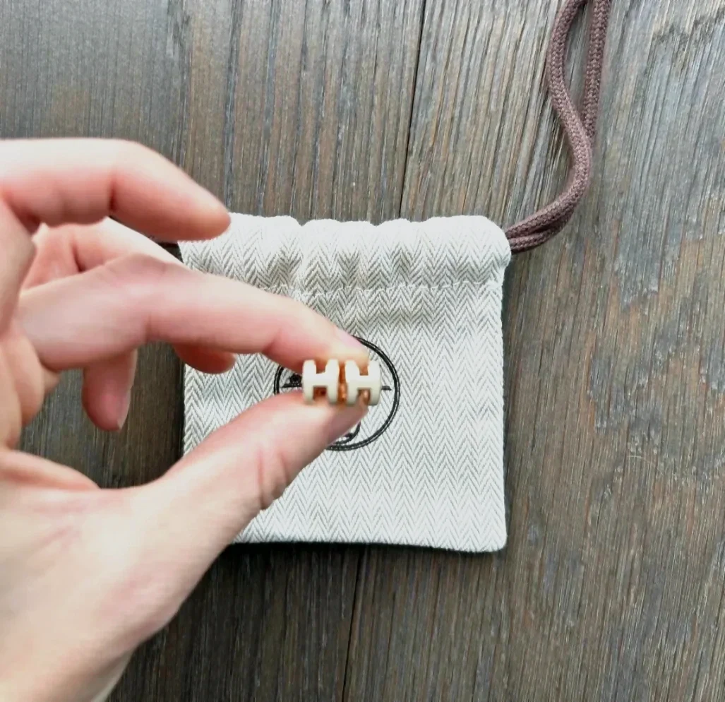 Boucles d'oreilles  Hermès Mini Pop H doré et beige 