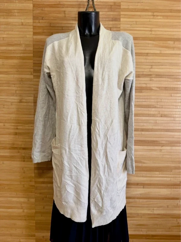 Divino cárdigan largo 100% cachemira marca MaxMara talla L 😍