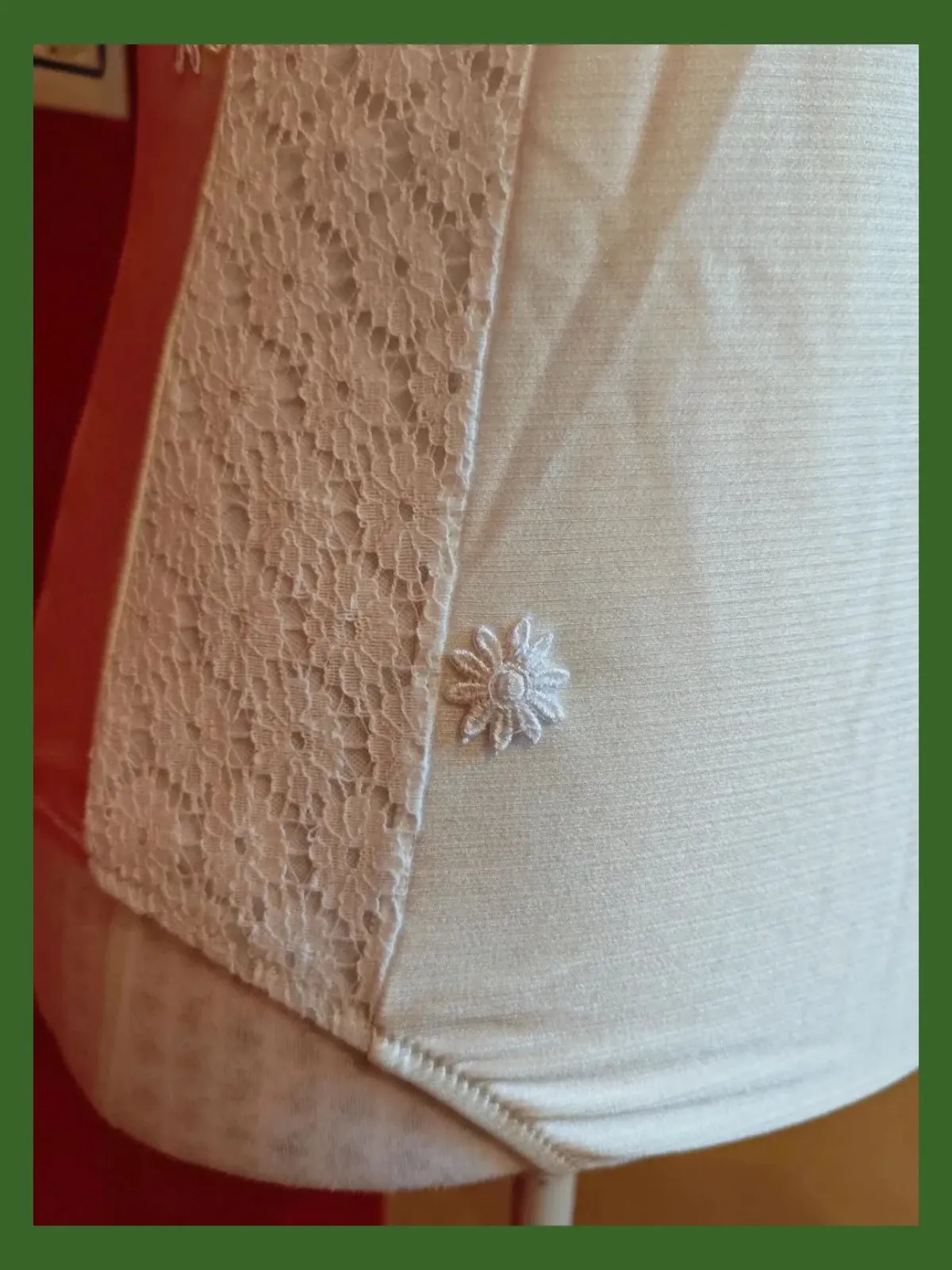 🌺 Precioso bañador vintage blanco con blonda y detalle de margaritas bordadas – Vintage Dressing – taille XXL / 44 / 16 5