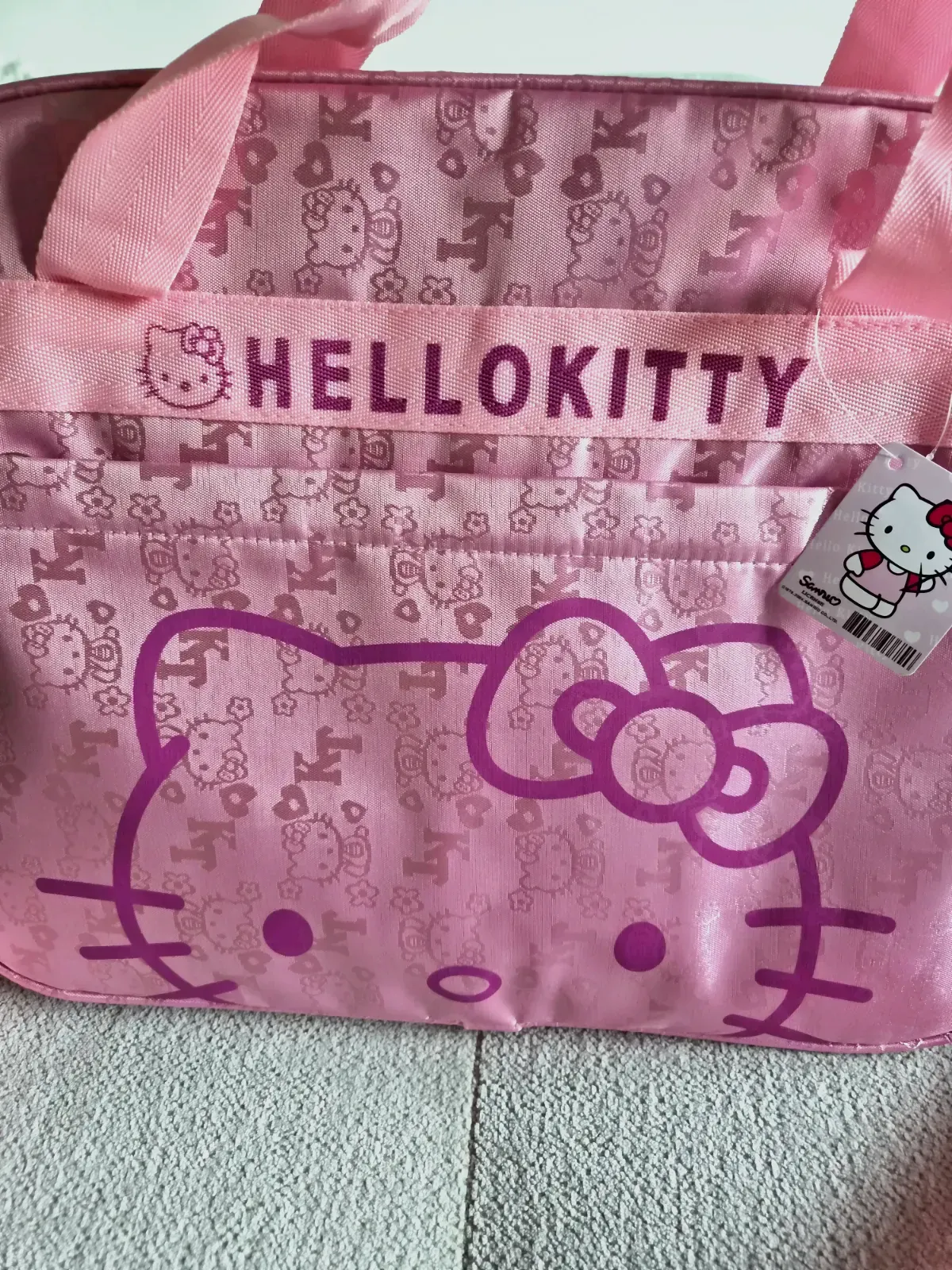 Sac de voyage Hello Kitty rose – neuf avec étiquette 🎀 – Sanrio – rose – taille M 2