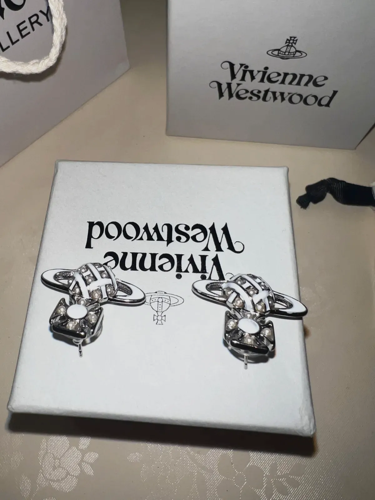 Boucles d'oreilles Vivienne Westwood orb argentées – Vivienne Westwood – argenté – taille Taille unique 9