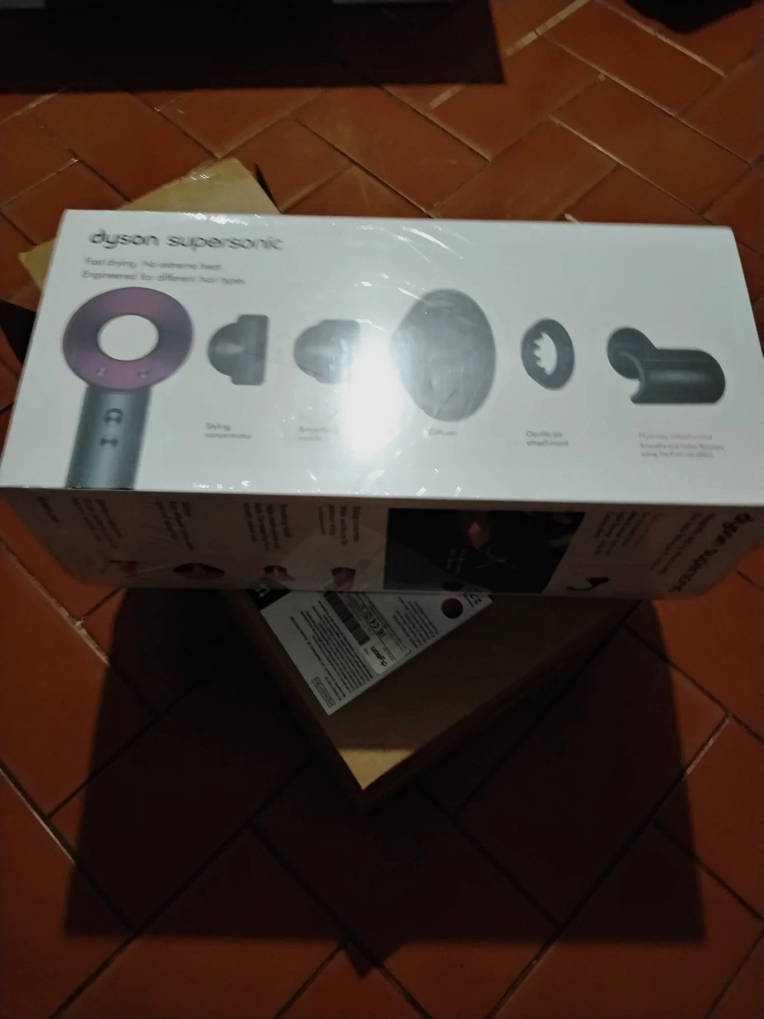 Sèche cheveux dyson hd08 fushia neuf sous blister 