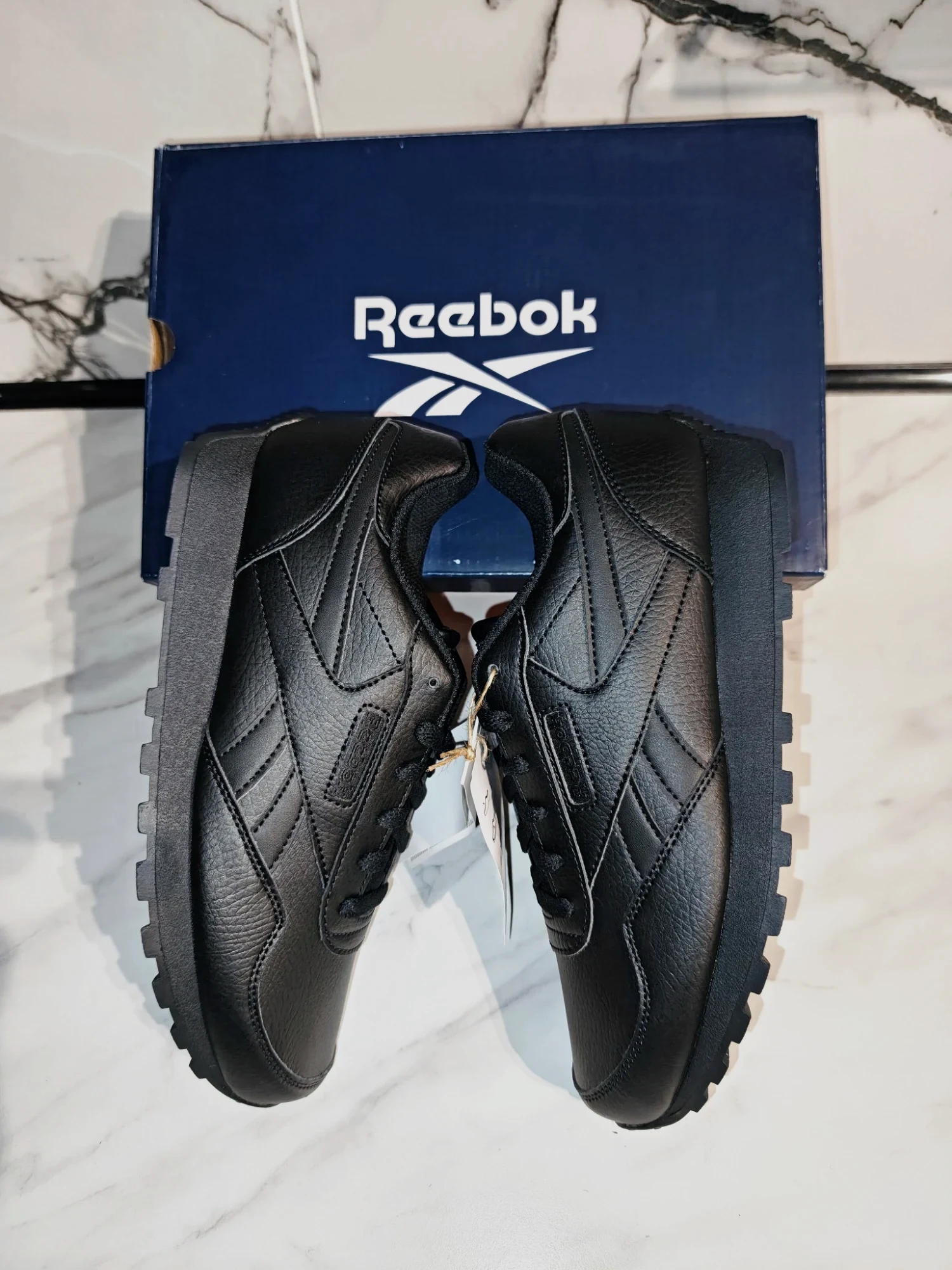 Sneakers noires Reebok Royal Rewind Run neuves 38.5
