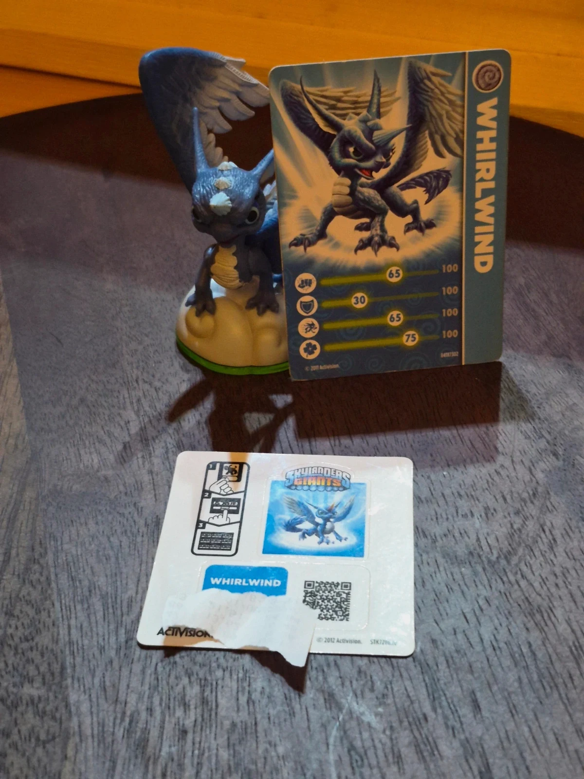Pack Complet Figurine Skylanders Spyro's Adventure - Whirlwind (Série 1) + Carte & Sticker – Skylanders