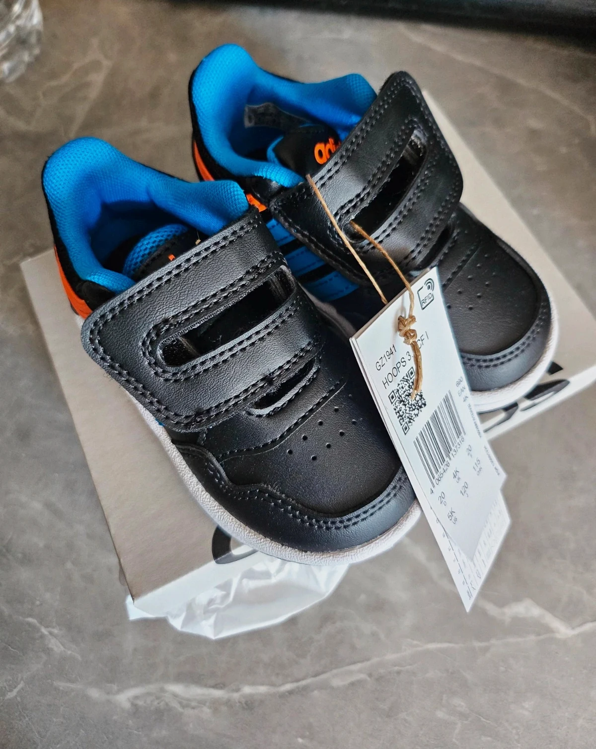 Adidas basket shoes 20