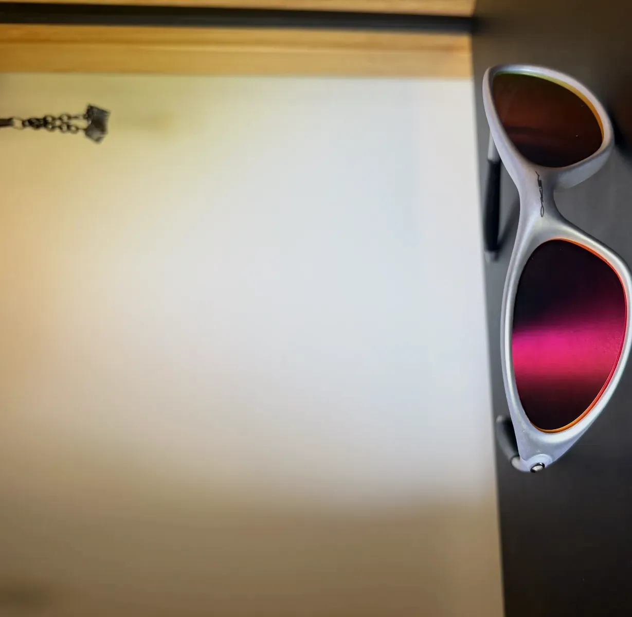 Lunettes de soleil ovales verres rouges – Oakley – rouge – taille Taille unique 3