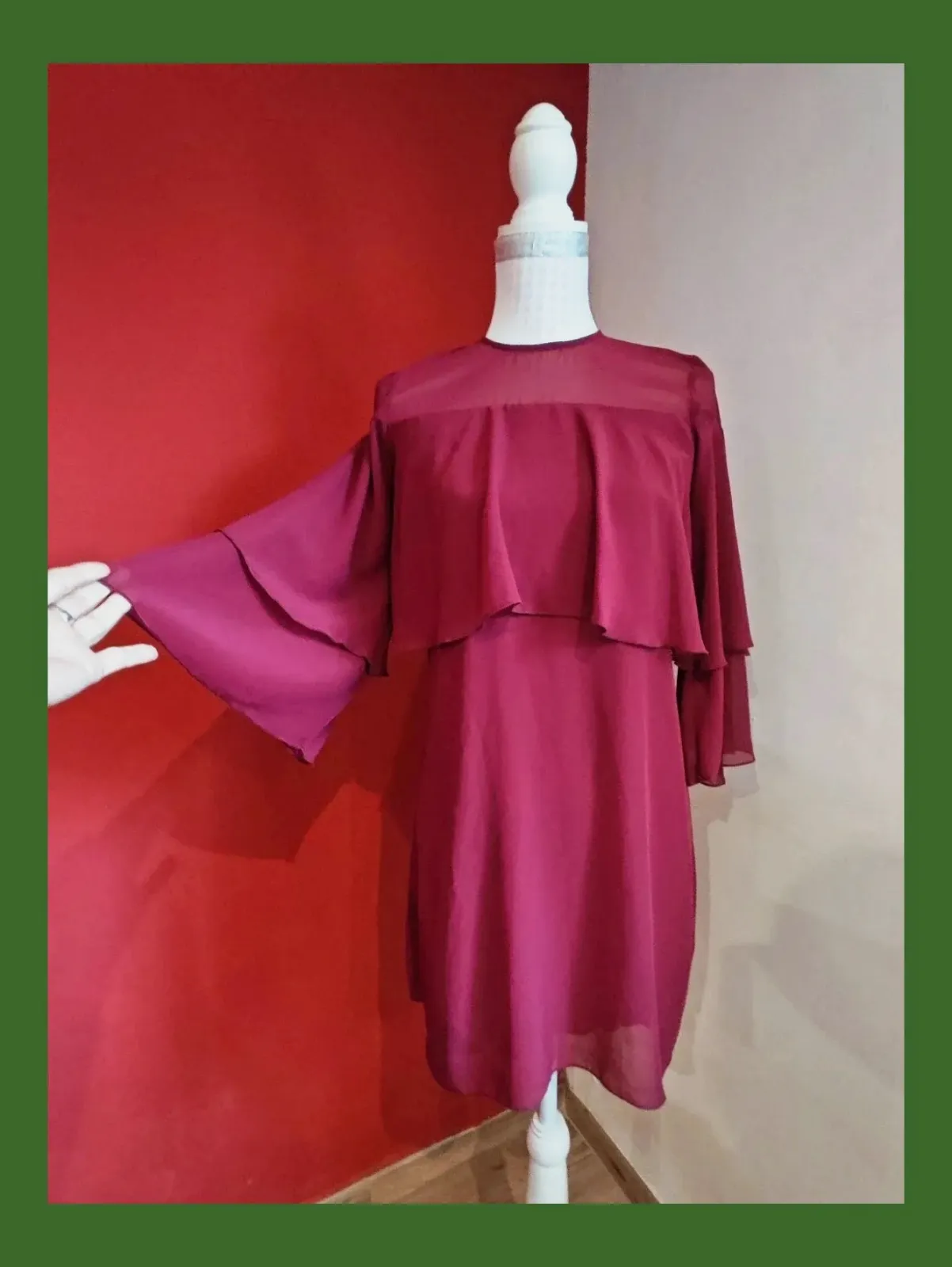 🌺Estiloso vestido de gasa granate con volante en la parte superior y en las mangas – Linú – taille L / 40 / 12 2