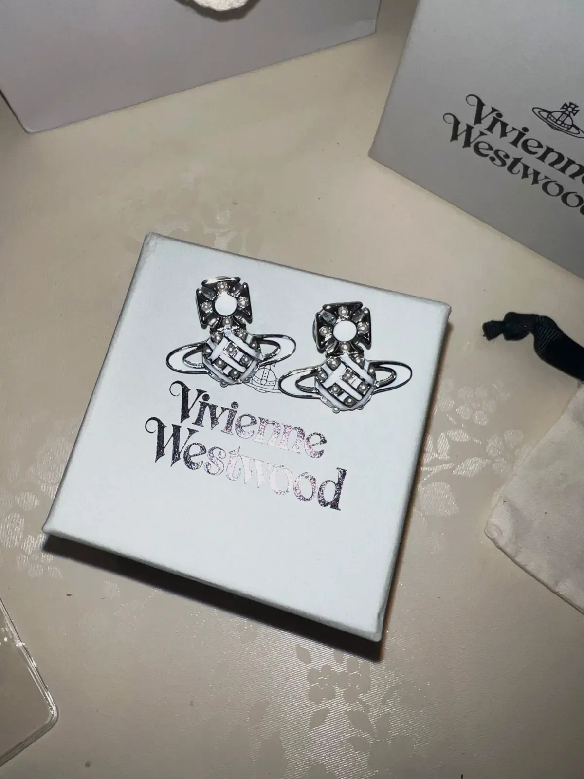 Boucles d'oreilles Vivienne Westwood orb argentées – Vivienne Westwood – argenté – taille Taille unique 2