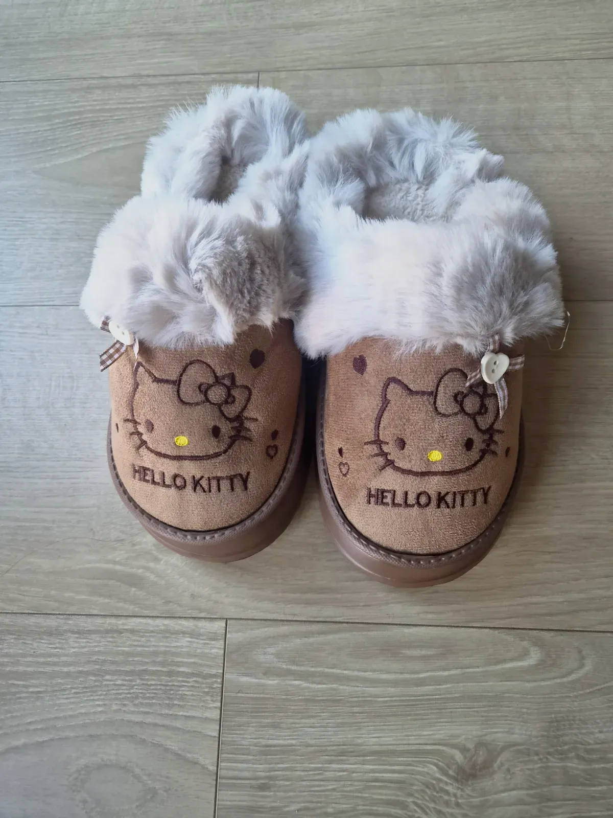 Chaussons Hello Kitty  fourrure – Sanrio – taille EU 38 2