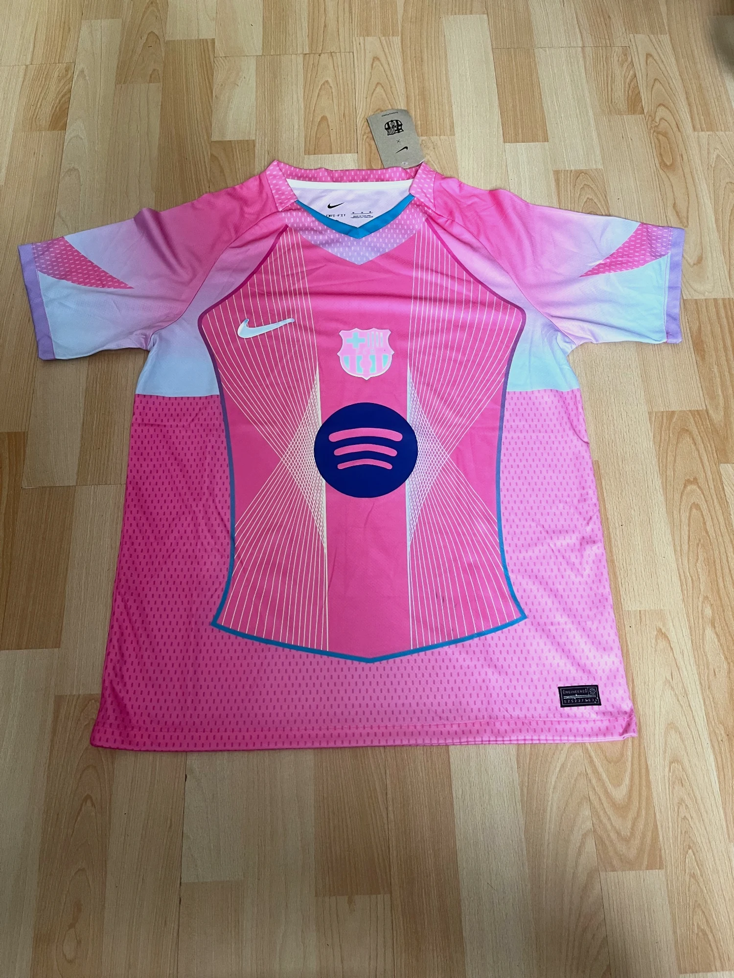Maillot Barcelone Concept 24/25 – Nike – taille M