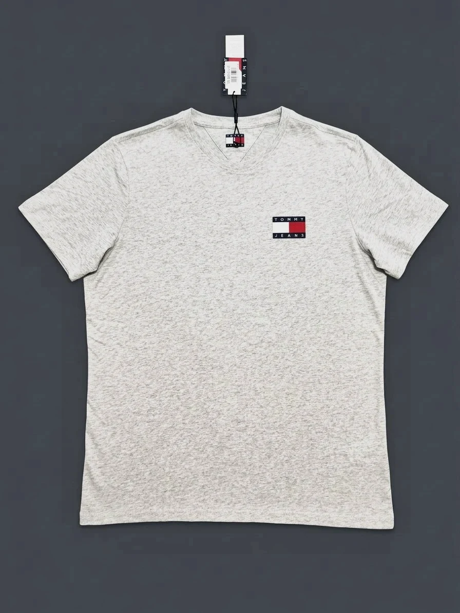 T-shirt Tommy Jeans gris clair à logo