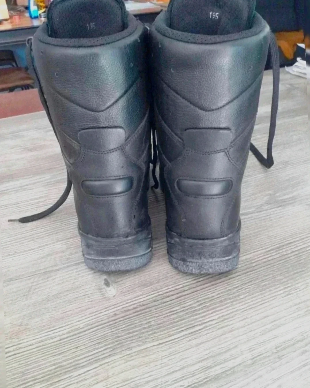 Chaussures de randonnée tactiques en cuir noir