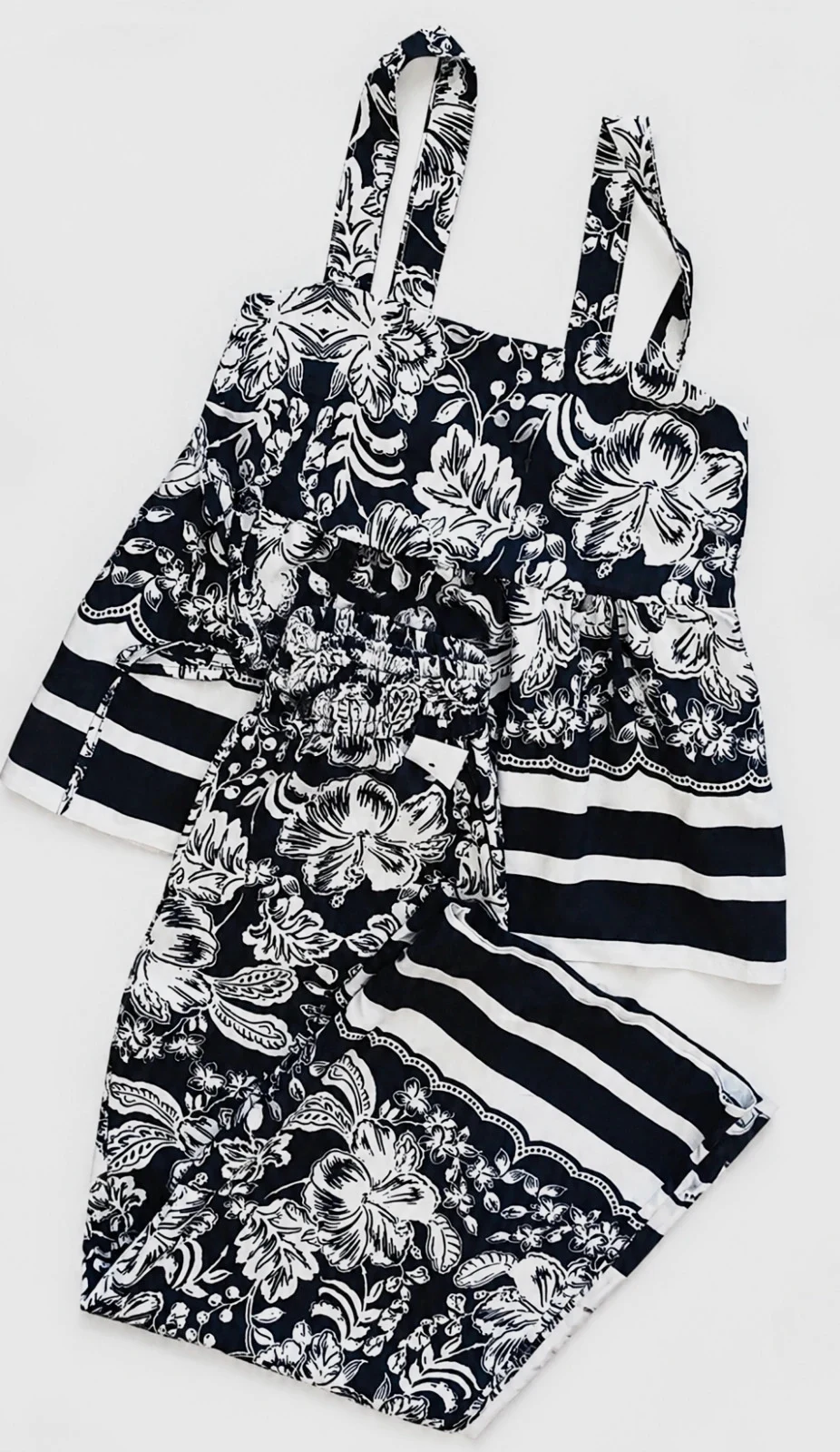 Conjunto floral blanco y negro | top + pantalón