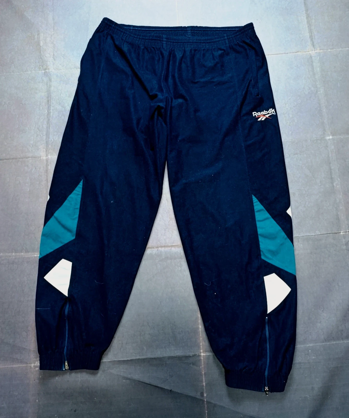 Vintage Reebok Navy Blue TrackPants with Teal/White Panels - Size M – Reebok – taille M
