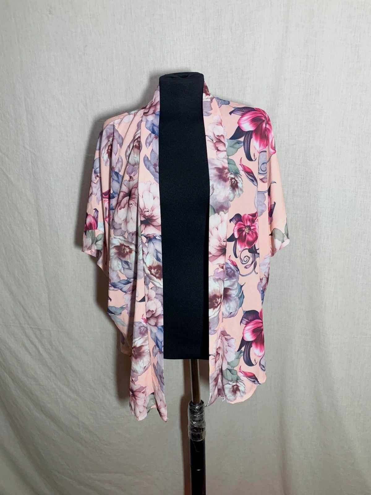 Chaqueta Estilo Kimono con Estampado Floral | Kimono-Style Jacket with Floral Print – taille XXL / 44 / 16