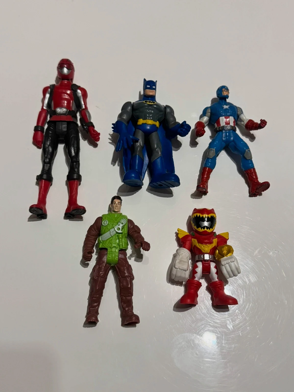 Figurines 5 super Héros