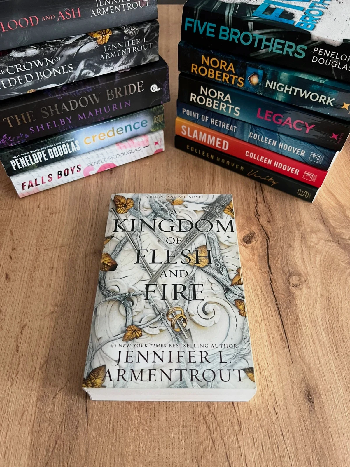 A Kingdom of Flesh and Fire by Jennifer L. Armentrout | English Paperback | Fantasy Romance BookTok
