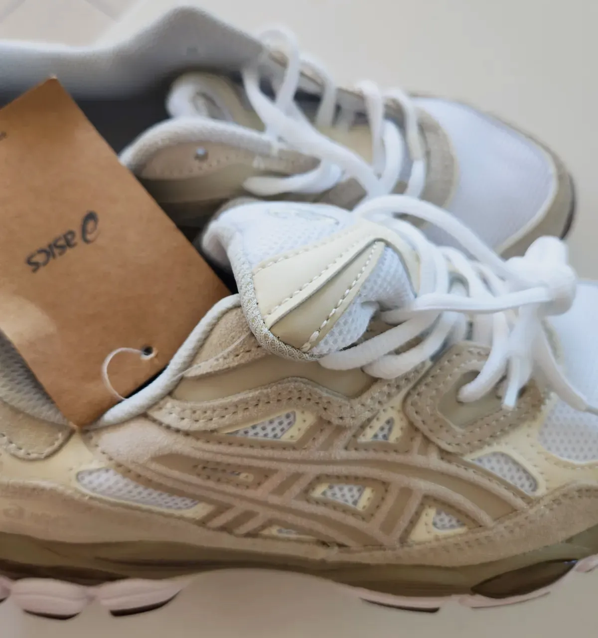 Baskets enfant beige et blanc – Asics – beige et blanc 3