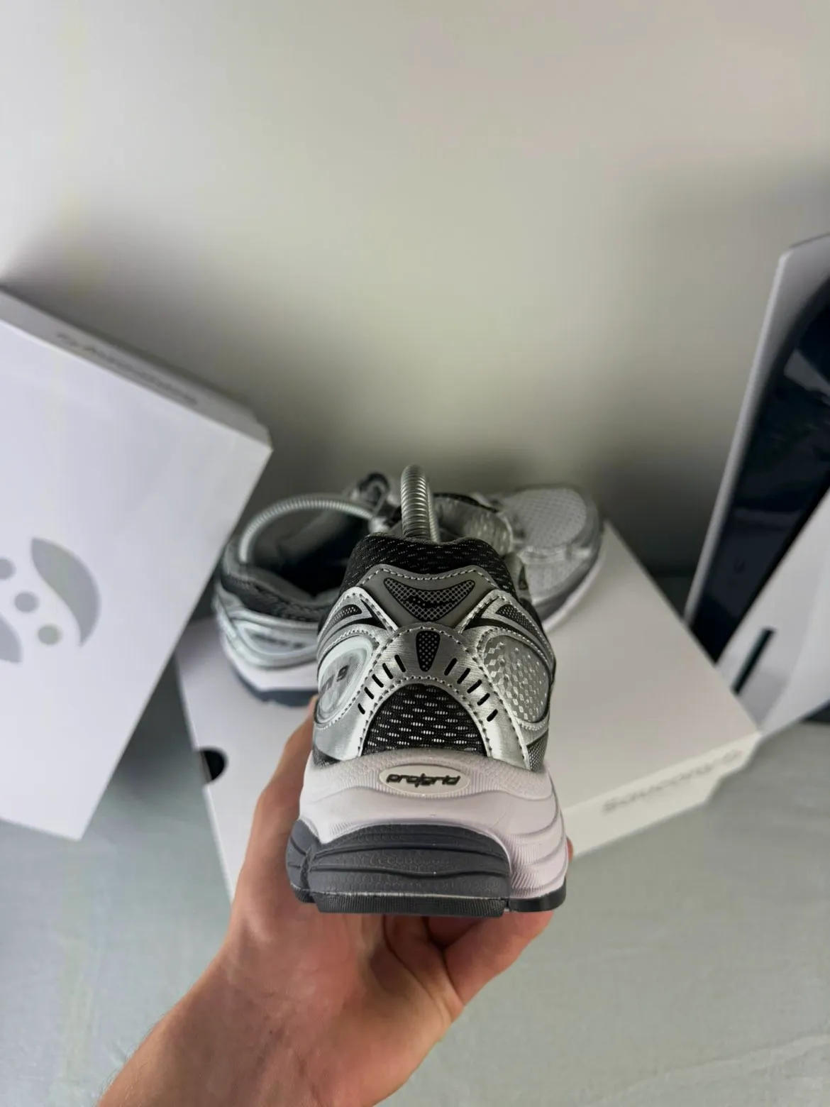 Taille 42 / Saucony Omni Pro Grid 9 Gris – Saucony – gris – taille 42 8
