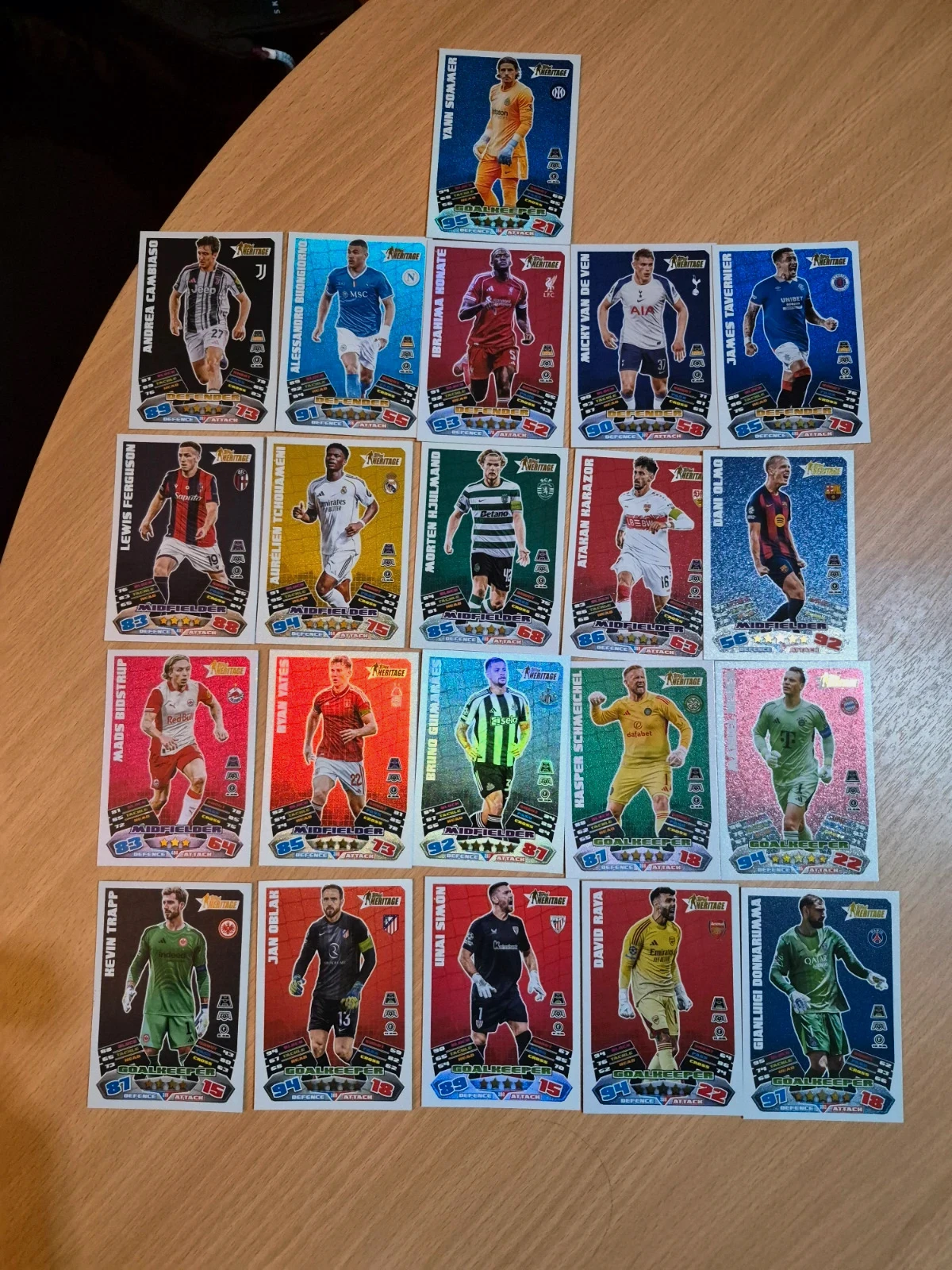 Lot de 21 cartes topps match attax heritage