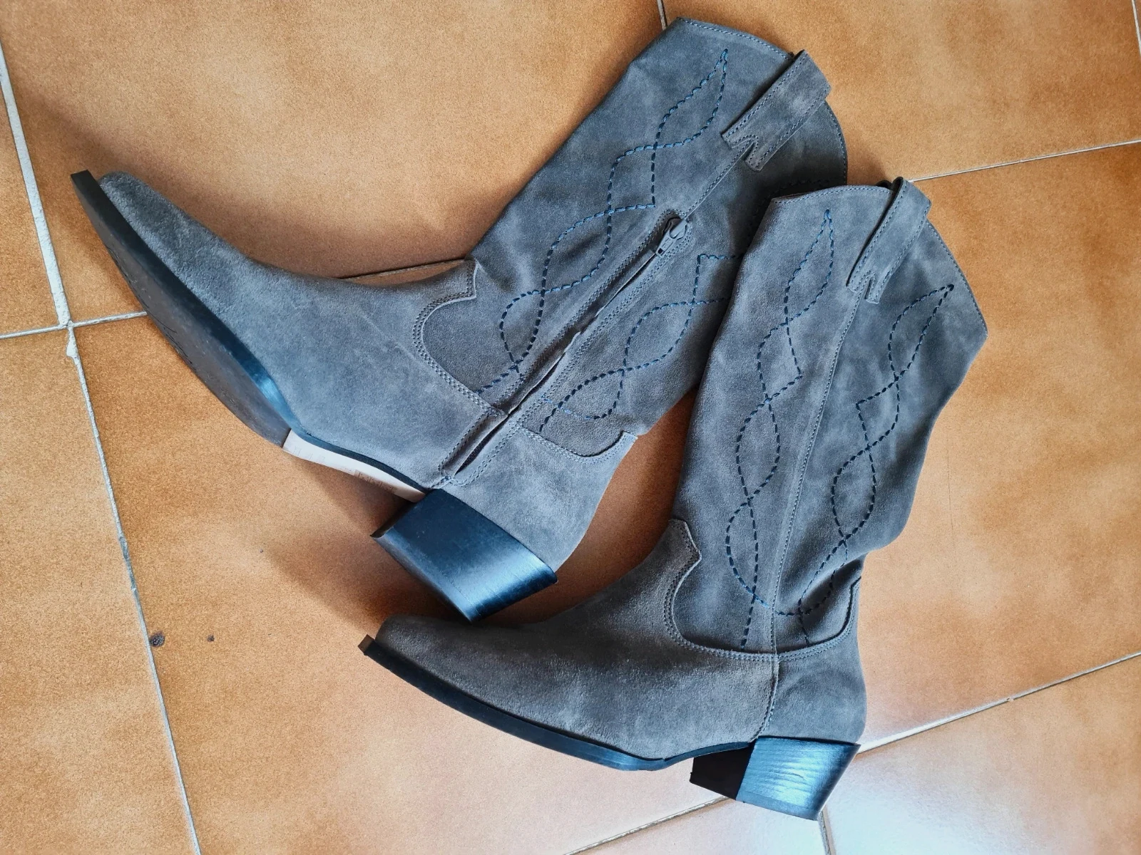 Botas