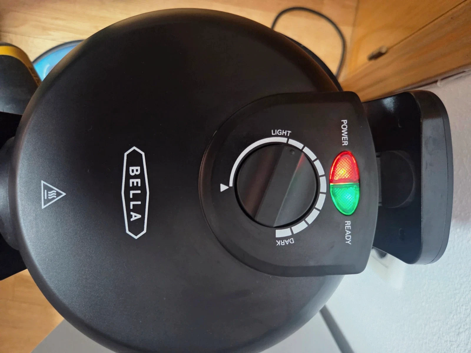Gofrera giratoria BELLA Rotating Waffle Maker - En caja con accesorios – Bella