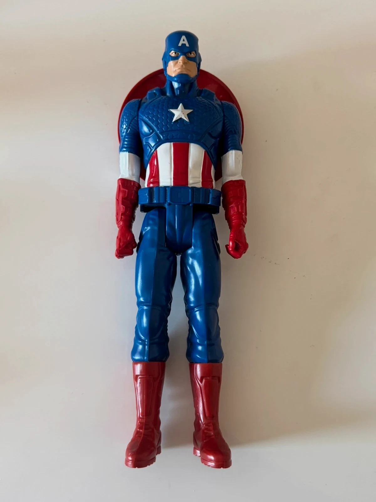 Figurine Capitaine America Marvel articulée et bouclier amovible 30cm
