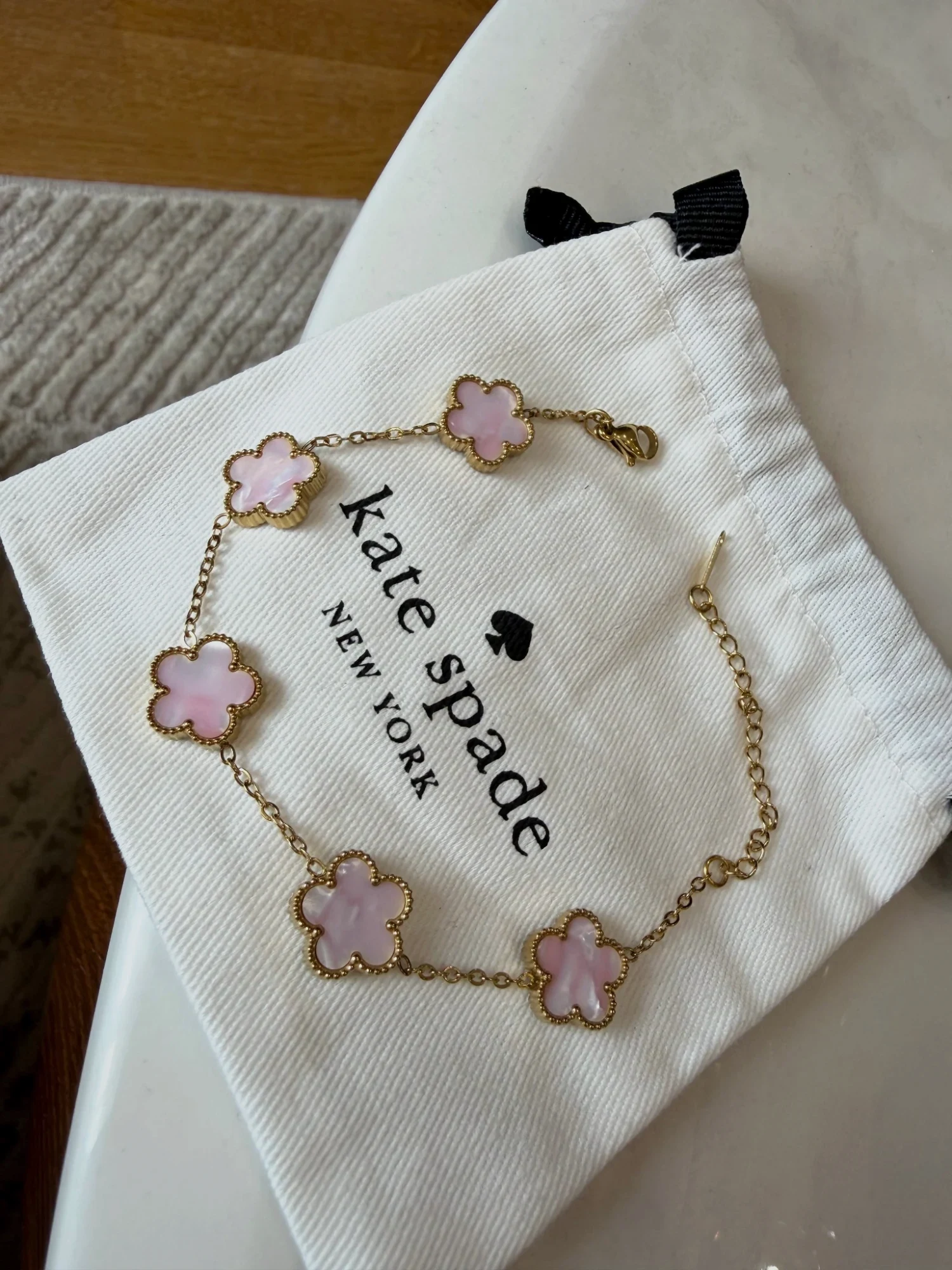 Bracelet Kate Spade à fleurs roses