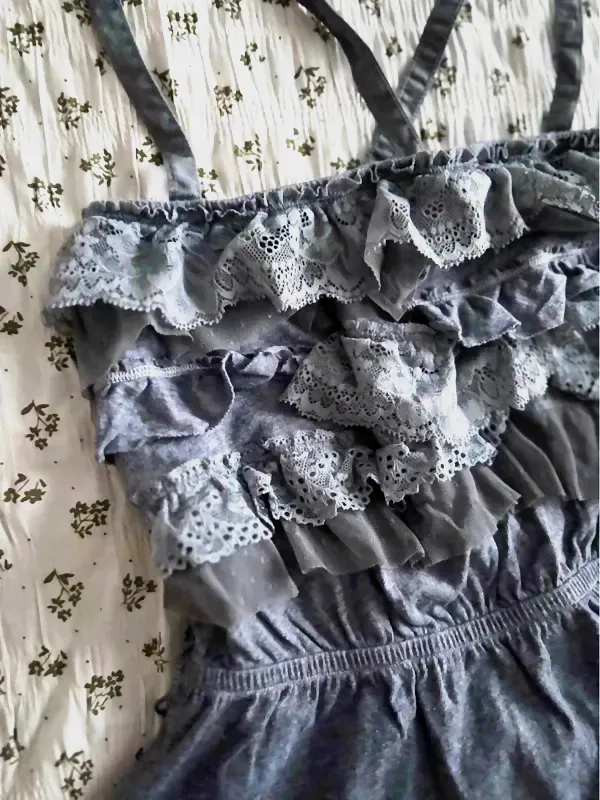 Débardeur gris à volants dentelle – bon – gris – taille M 2