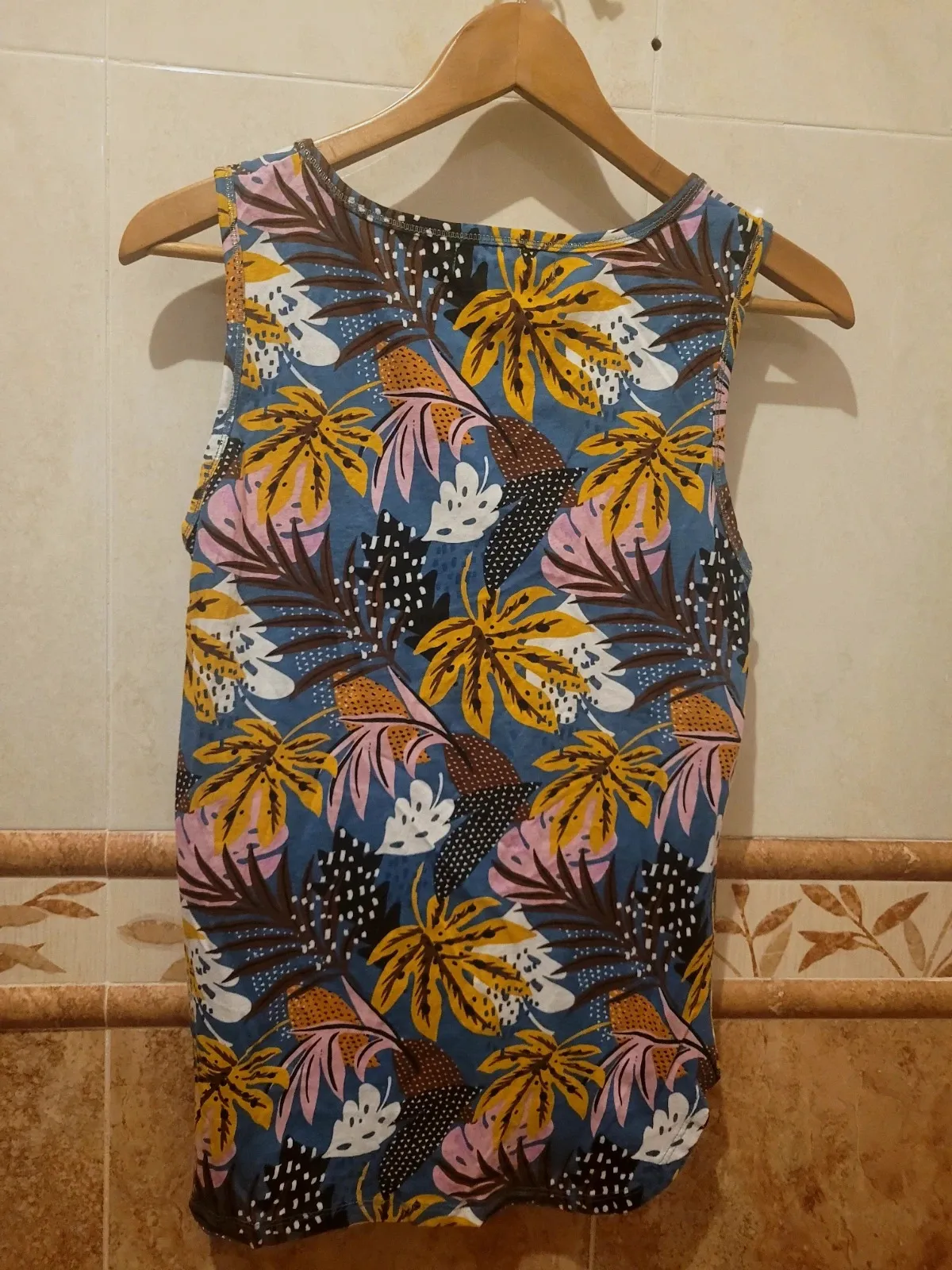 Blusa sin mangas estampada tropical Sfera M – Sfera – taille M / 38 / 10 2