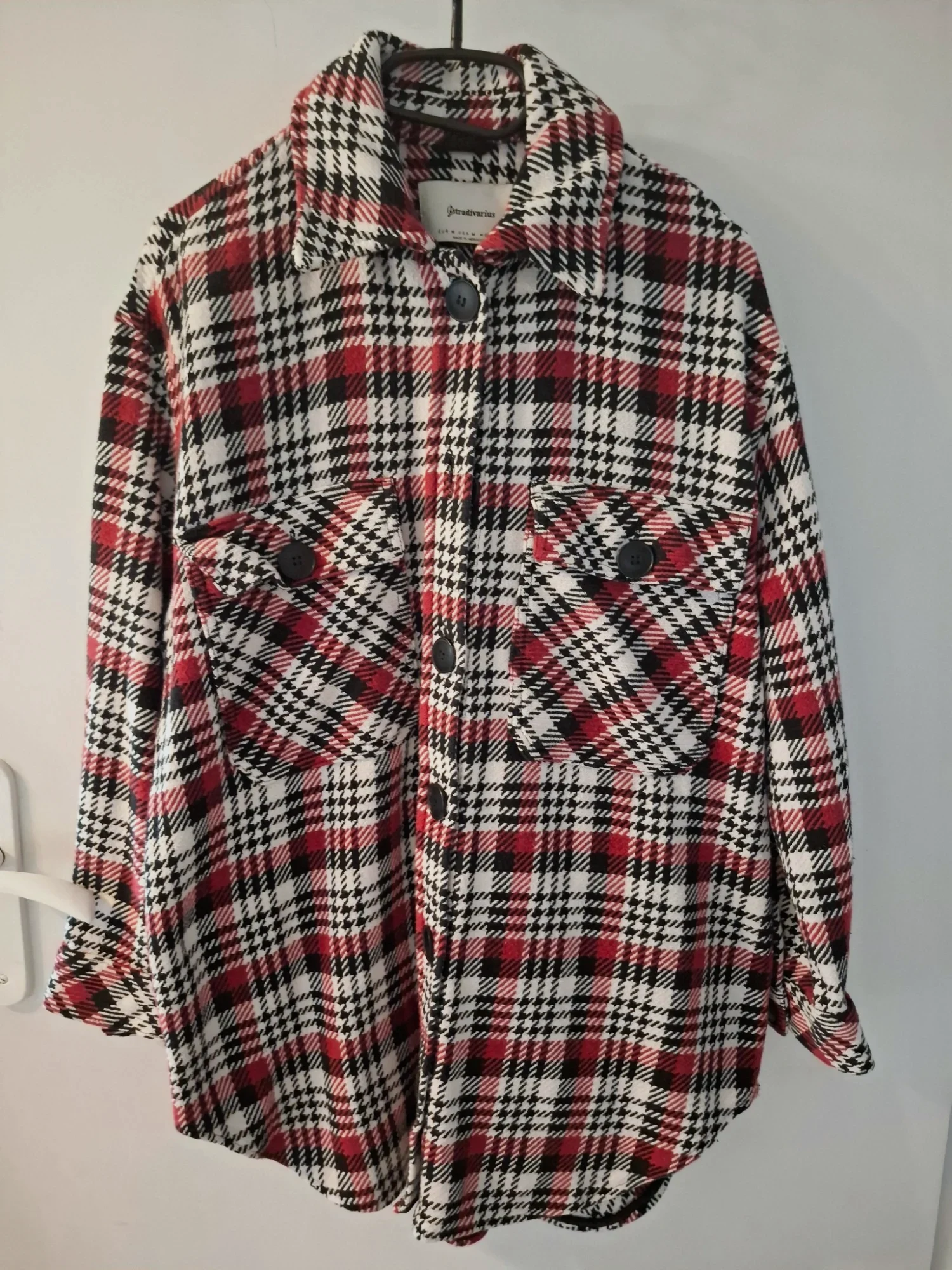 veste chemise stradivarius carreaux bordeaux noir taille 38 en très bon état