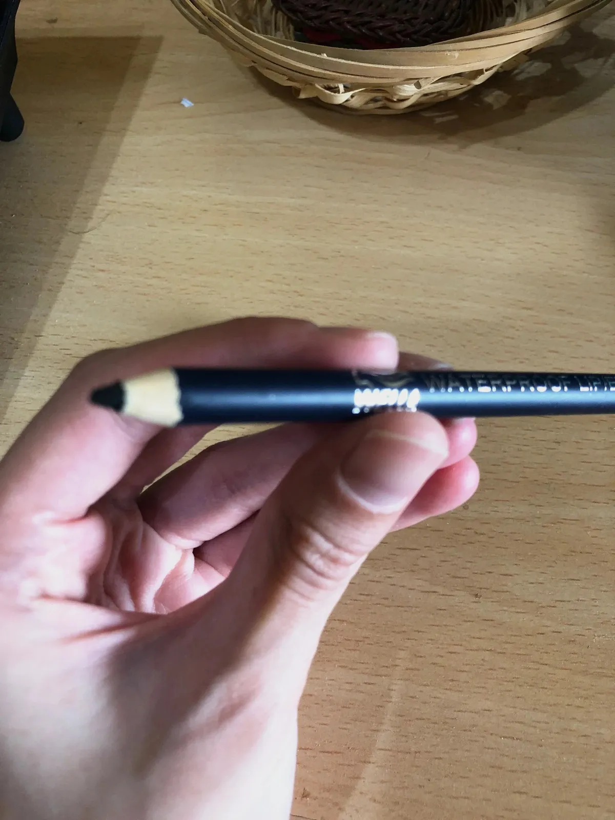 Waterproof lip/eye liner – Wella 3