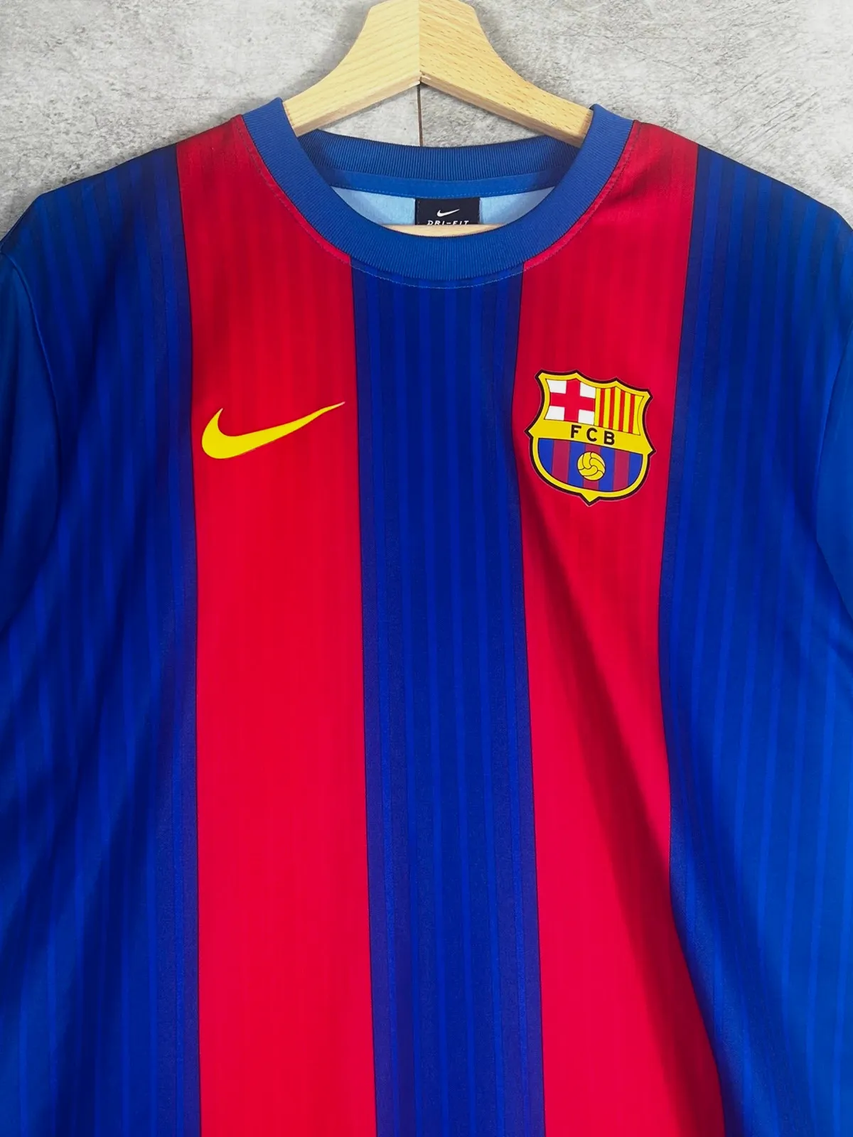 Nike homme FC Barcelona 2016 2017 taille L maillot domicile Dri-FIT sponsorless bleu rouge – Nike – taille L 3