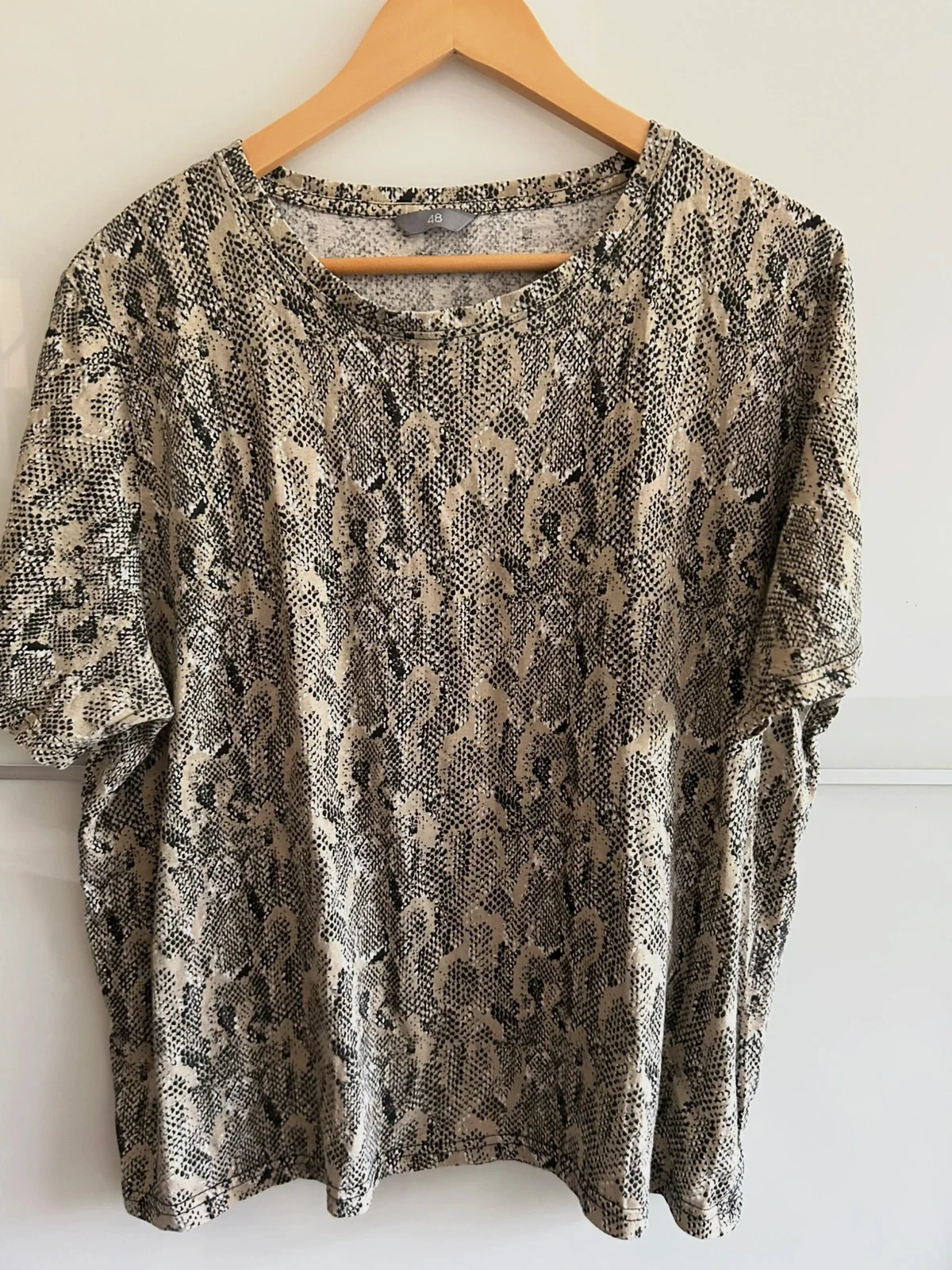 t-shirt 100% coton grande taille 48 imprimé python beige noir