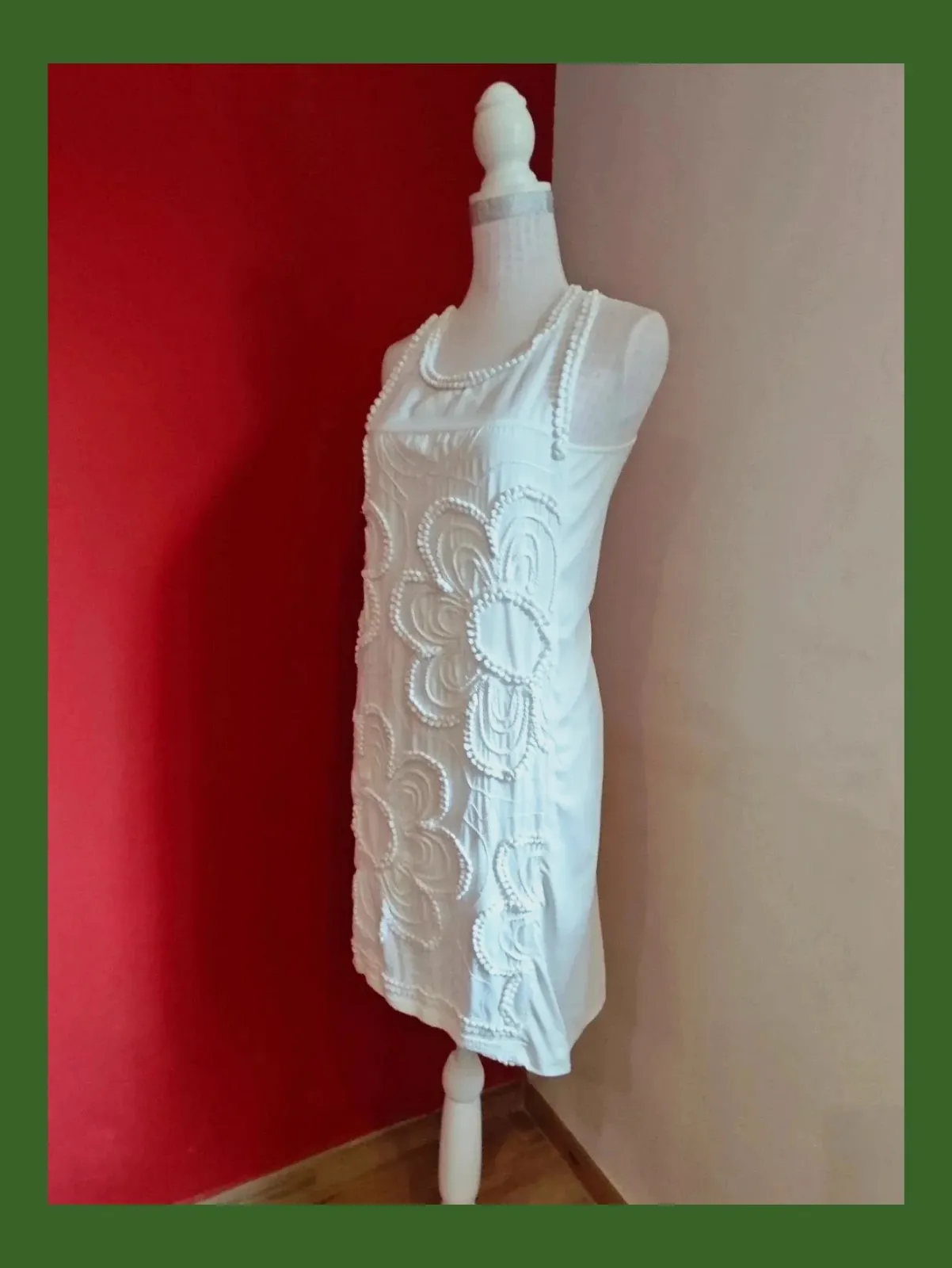 🌺 Vestido blanco con bordados en relieve delante – Cortefiel – taille M / 38 / 10 2