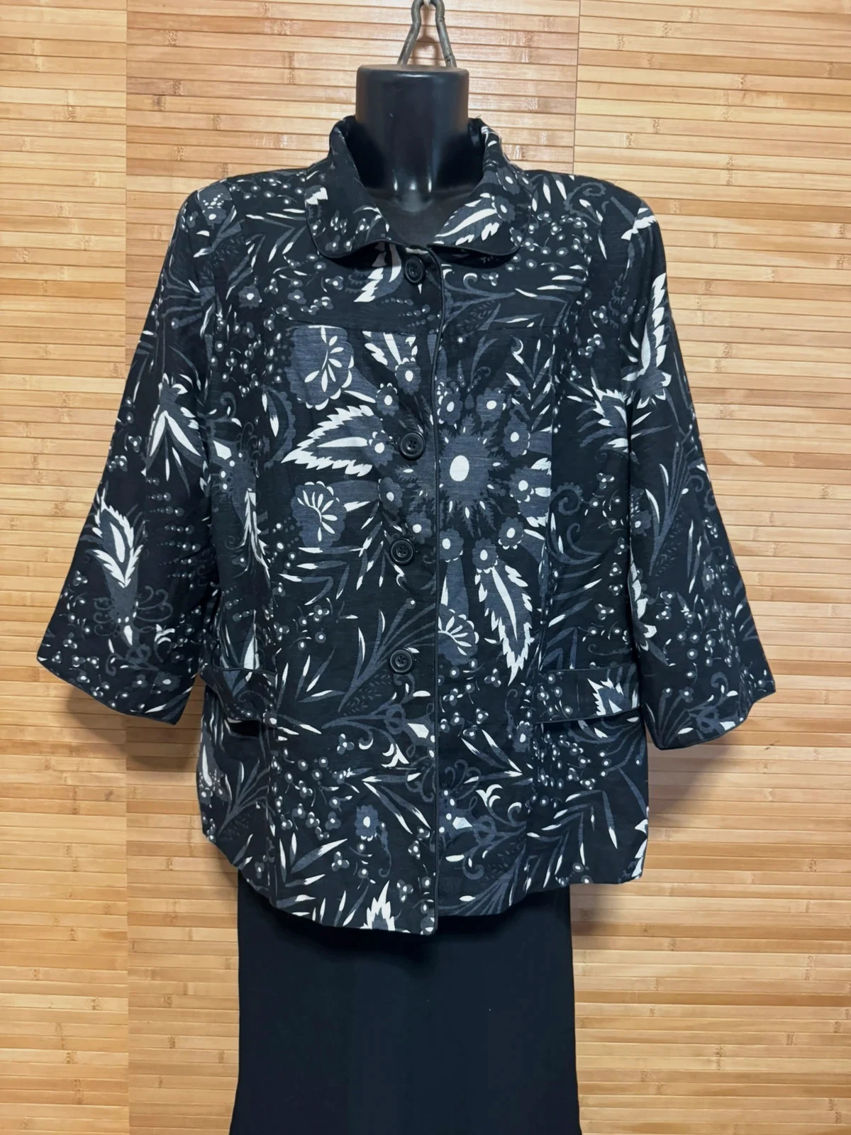 Espectacular blazer 100% seda , marca Fusión talla única grande 😍