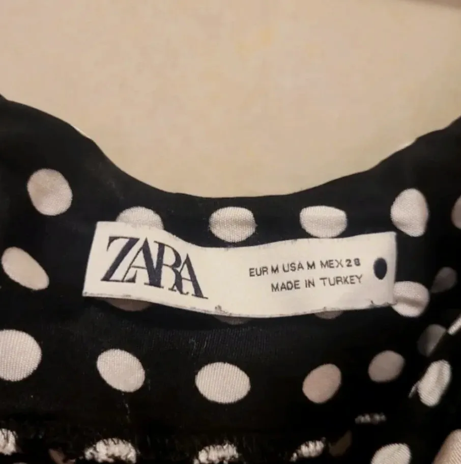Precioso Vestido Lencero de Lunares de Zara, Talla M – Zara – taille M / 38 / 10 4