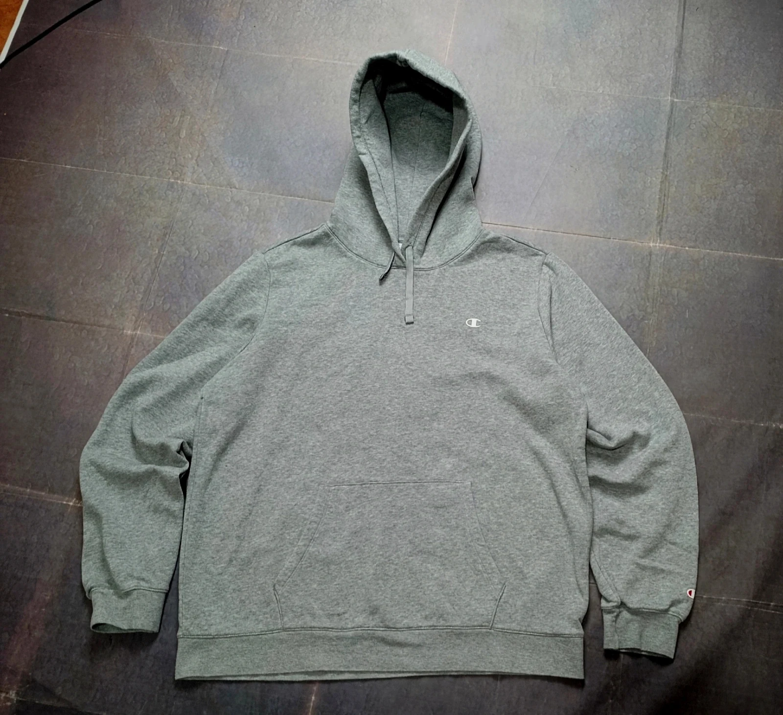 Light grey heathered hoodie with kangaroo pocket by Champion XXL. – Vintage Dressing – taille XXL