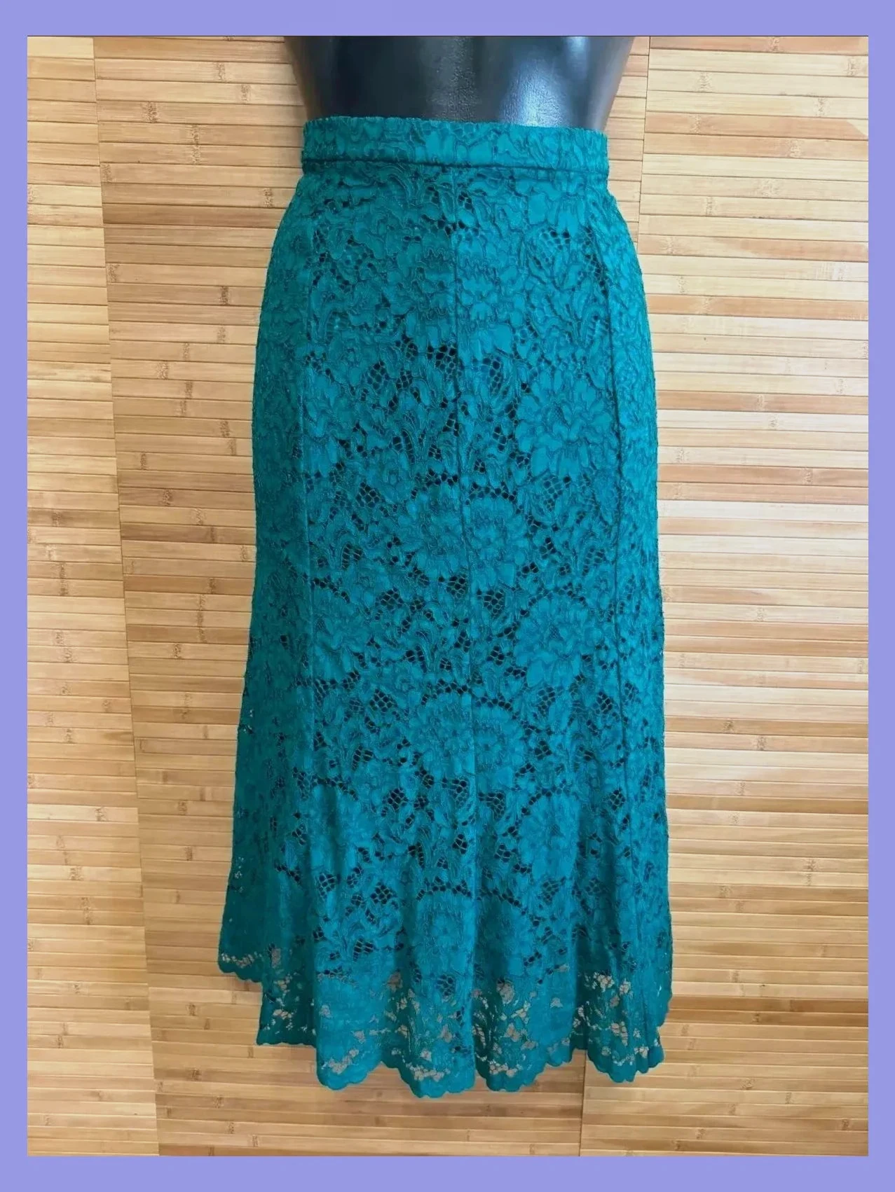 Falda midi encaje italiano marca uniqlo talla M 😍